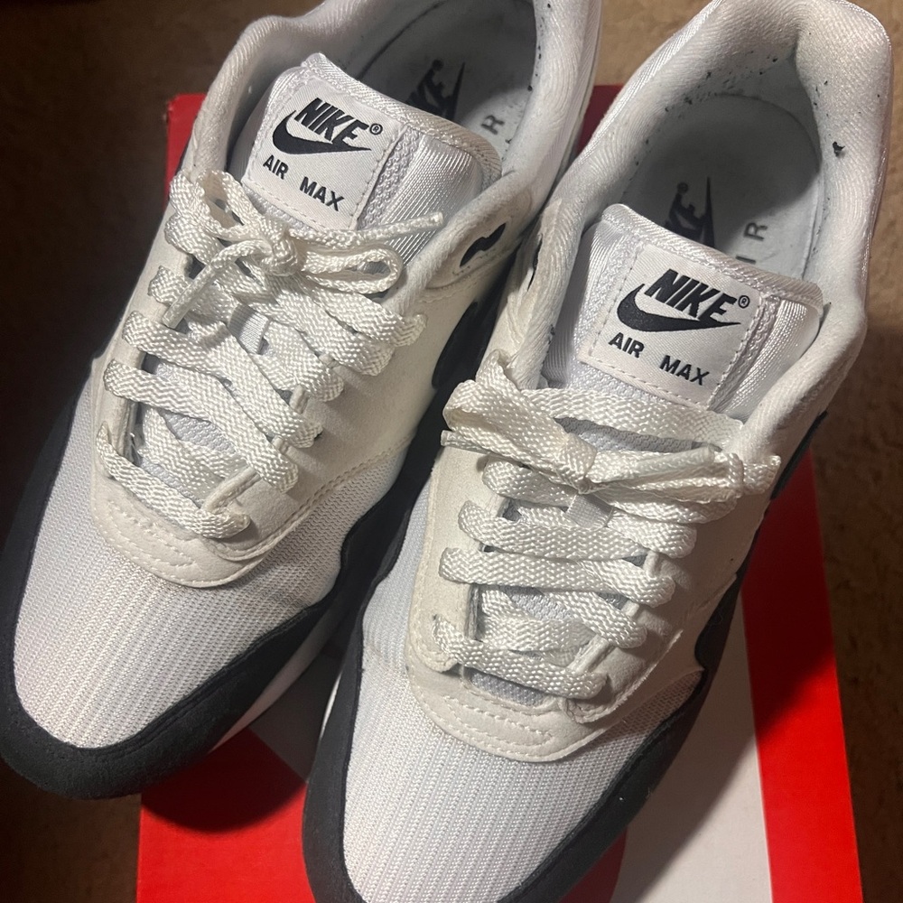 Nike Air Max 1 size 11.5w/10m